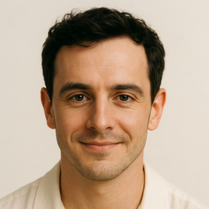 Jamie White headshot